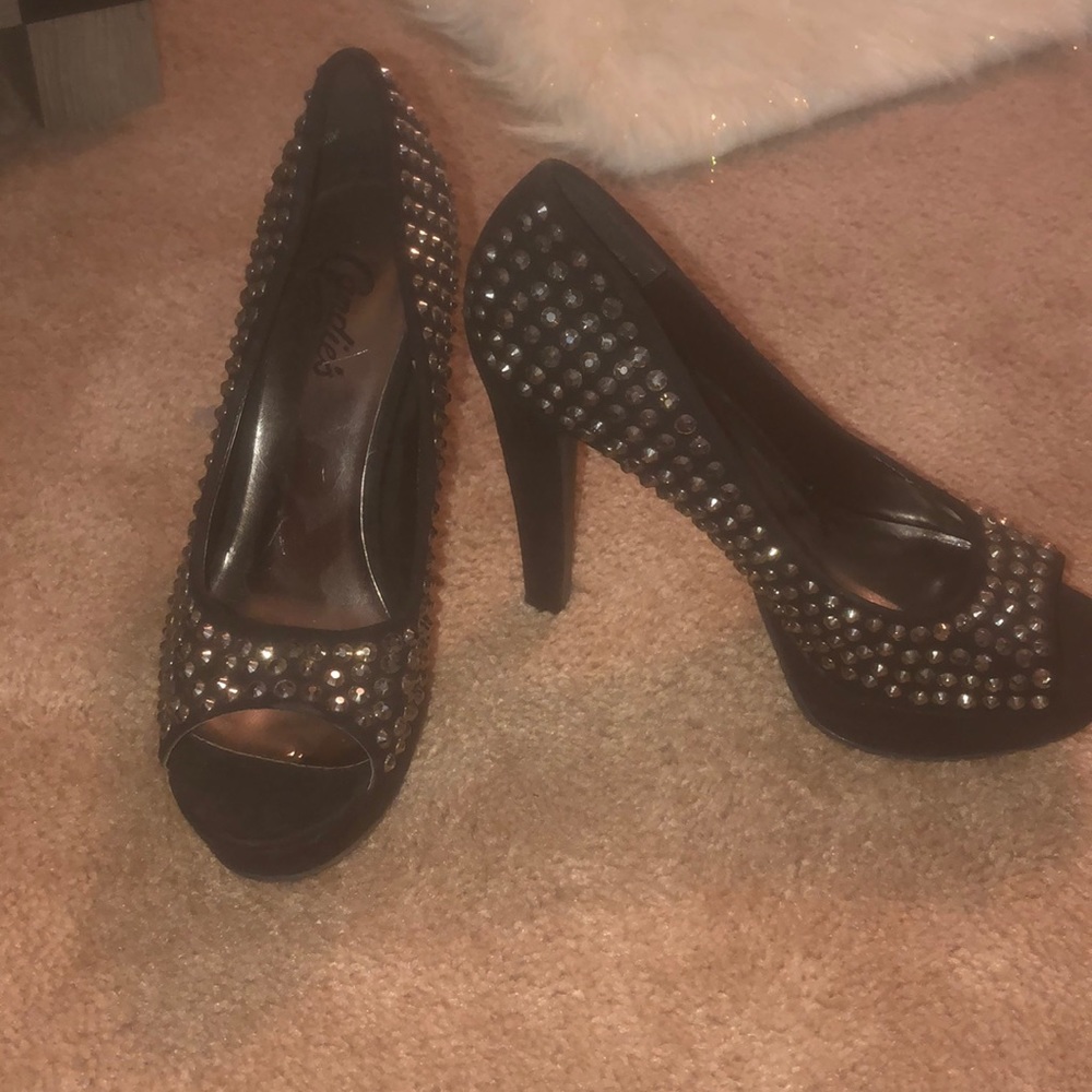 Studded diamond peep toes worn once